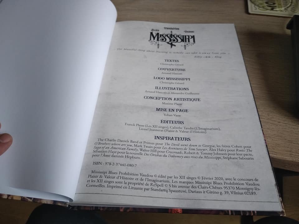 EdImaginarium's tweet photo. On a un petit nouveau qui se glisse dans notre catalogue, en collaboration avec les XII Singes ! On vous donnera plus de détails très bientôt ! 🙂
#livreunivers #mississippi #blues #vaudou #livre #jeu https://t.co/RocvAwQwQ3