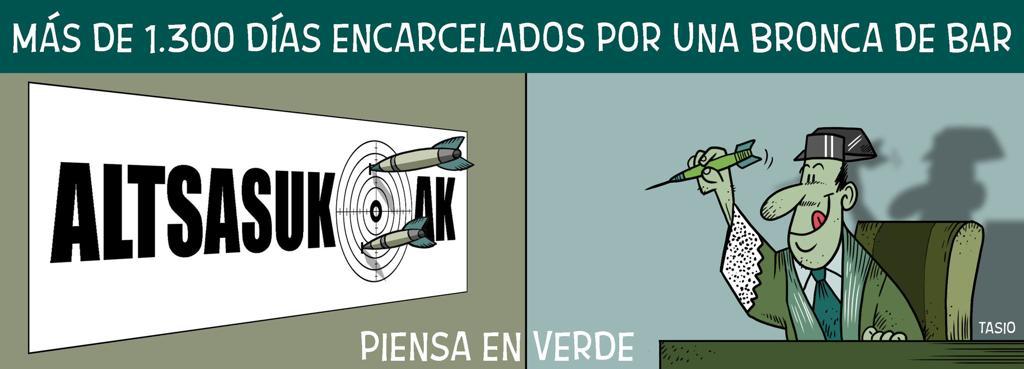 Altsasugurasoak's tweet photo. En el caso #Alsasua, la GC fué la que denunció, tramitó, detuvo, "investigó", peritó, juzgó y condenó. Un montaje de libro.Ha sido tan escandalosamente evidente como el blanco impoluto de su camisa. #AltsasukoakASKE

Con esta viñeta, @CamaradaTasio ha vuelto a dar en la diana ⬇️ https://t.co/BqArgOwgbH