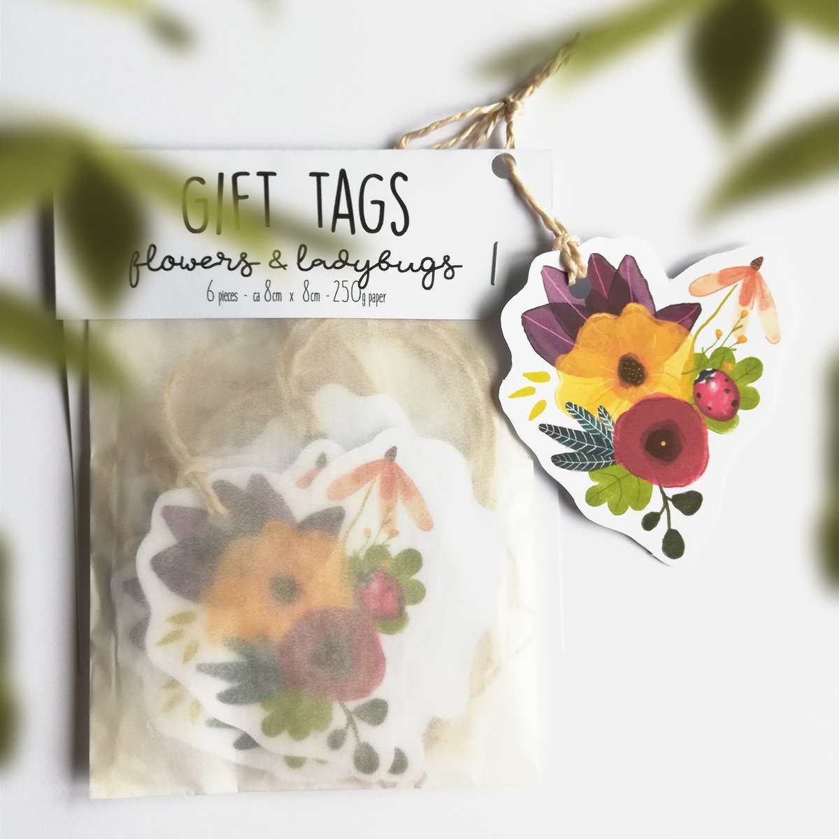 pixels_coffee's tweet photo. Die erste Ladung Geschenkanhänger ist jetzt auf <3 #etsy https://t.co/xe4dzodWDs Kommende Woche wird wieder gedruckt und geschnibbelt. :) https://t.co/sJgfUooNdq