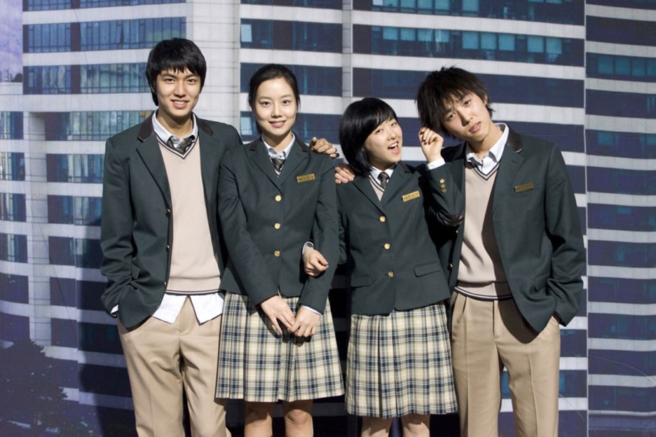 42. Our School's E.T (2008)A high school P.E. teacher whose position is put at stake when the school adopts a new policy to boost English education, so he decides that becoming an English teacher (E.T.) overnight is his only hope.I'm shocked seeing lee min ho and park bo young