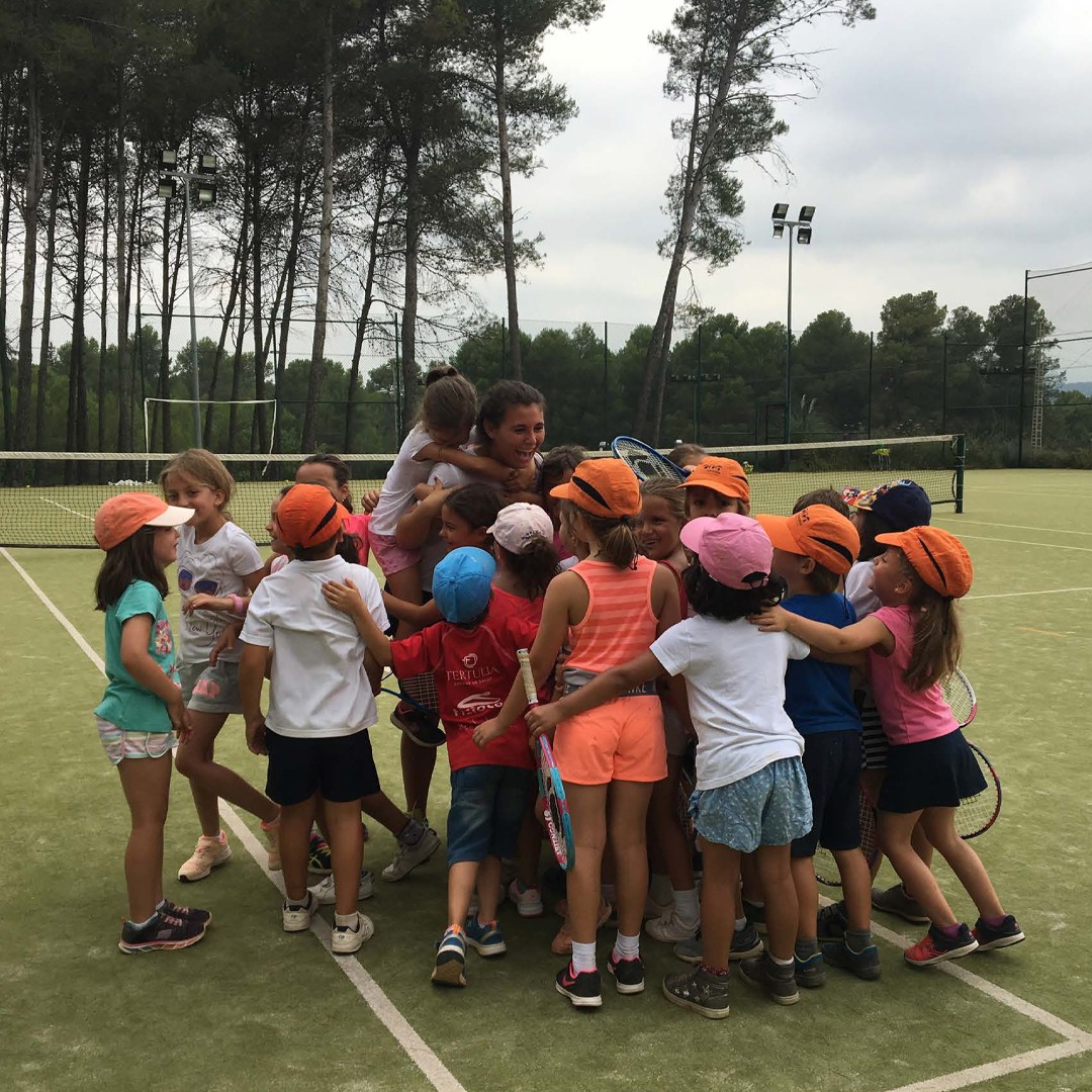 CTNSCugat's tweet photo. A través de l'APP del club ja us podeu inscriure en les nostres activitats d'estiu: tenis, pàdel i summer kids.
.
La seguretat i la diversió estan garantides 🌹💪
.
#activitatsestiu #campusestiu #intensiusestiu #tenis #padel #natacio #acapampada #ctnsantcugat #ctnsc https://t.co/MKMtTuNi1y