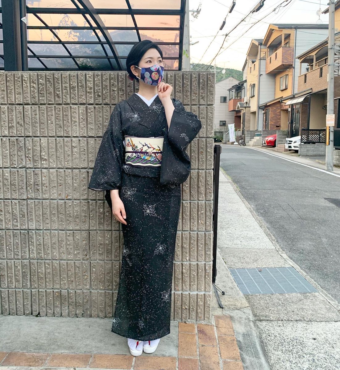すなお บนทว ตเตอร 今日のコーディネート 絽ちりめんの小紋 紬地に紅型染の名古屋帯 き楽っくの長襦袢 綿麻の替袖 ビーズバッグ 夏扇子 手作りマスク 頂き物です