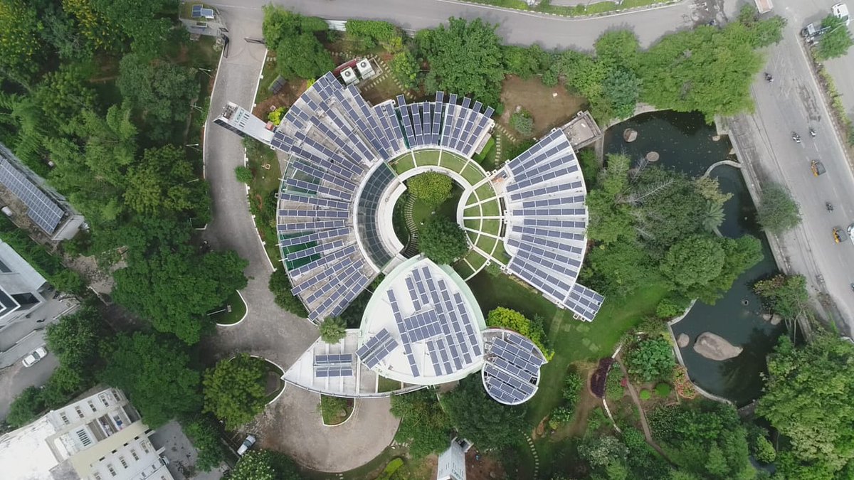 SunshotTech's tweet photo. #Bifacial technology is one of the important means to improvise the annual #energy yield of a PV system, while drastically reducing the Levelized cost of energy. 
https://t.co/2vorHY3cNM https://t.co/YUfTNLEeft
