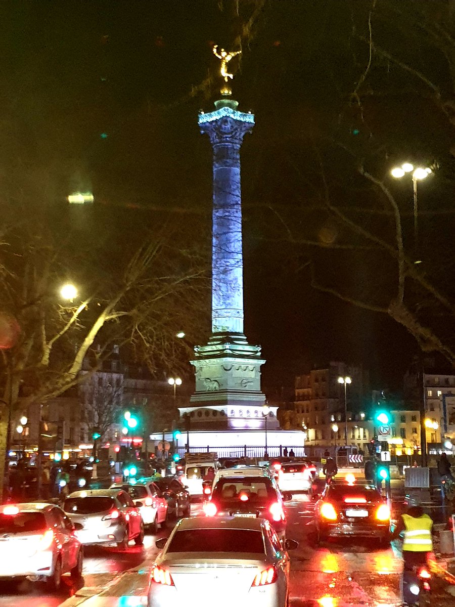 #paris # Siegessäule# bei nacht wow ein schöner Anblick.