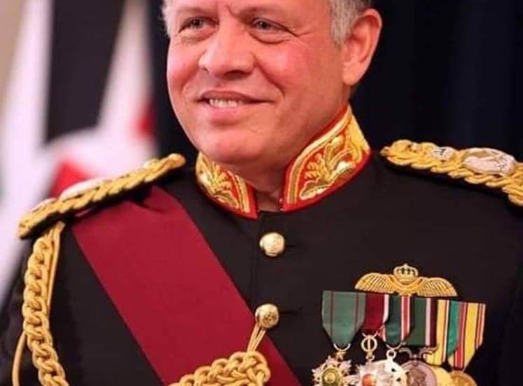 Hagi_Ataalj's tweet photo. بمناسبة عيد الجلوس الملكي الحادي والعشرين نرفع أسمى آيات التهنئة والتبريك إلى مقام حضرة صاحب الجلالة الملك عبدالله الثاني ابن الحسين المعظم أعاد الله هذه المناسبة السعيدة على جلالته والأسرة الأردنية الواحدة والوطن الغالي بالخير واليمن والبركات.
#وتستمر_المسيرة #عيد_الجلوس_الملكي https://t.co/29qhZ5oQ99