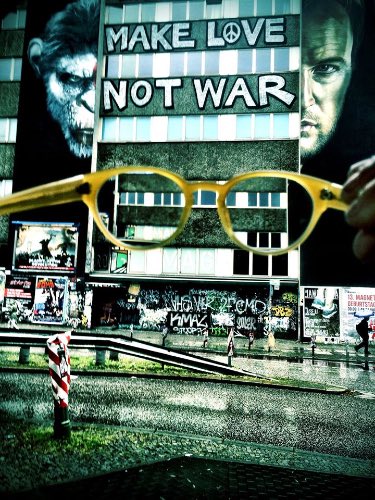 samot_santander's tweet photo. Make Love Not War #makelove #makelovenotwar https://t.co/300IDk08zt