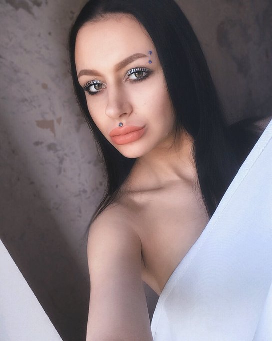 I am #online on #Chaturbate  https://t.co/esXFxAyXRZ   #Camgirlonline #camgirl https://t.co/CT5aZtRR<a href="/tag/online"class="tags">#online</a><a href="/tag/chaturbate"class="tags">#Chaturbate</a><a href="/tag/camgirl"class="tags"><span>#camgirl</span></a><a href="/tag/camgirlonline"class="tags"><span>#camgirlonline</span></a>