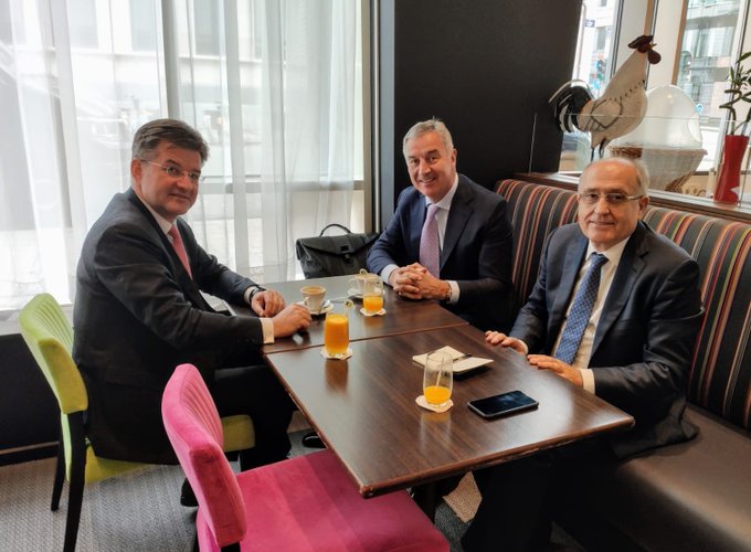 View image on Twitter