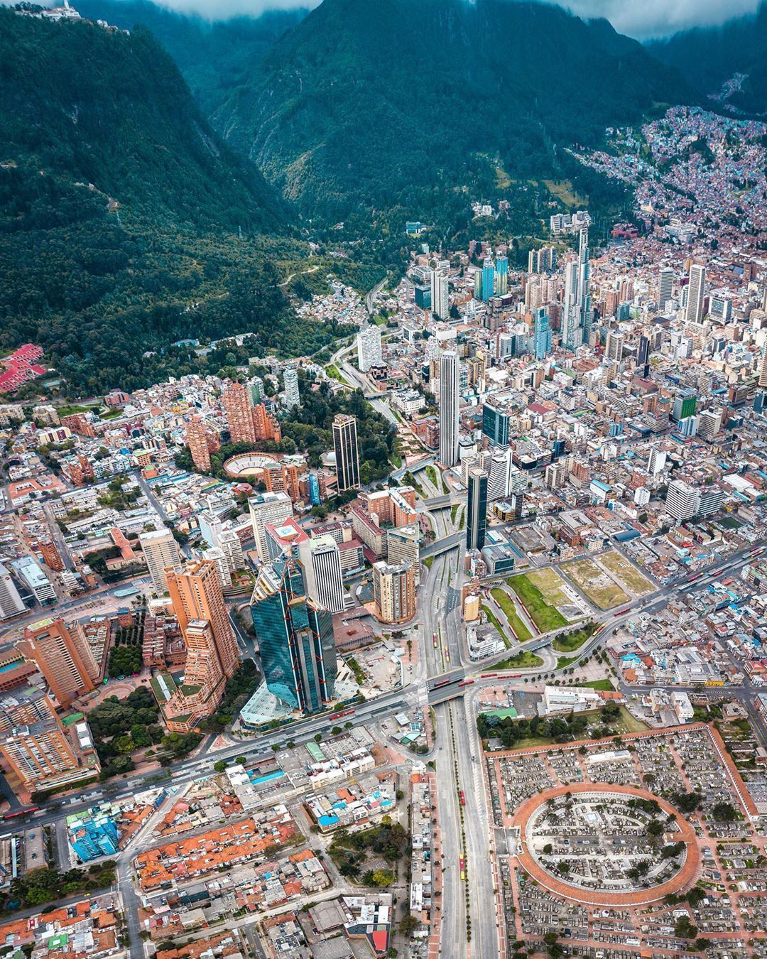 Богота эстратос. Санта-фе-де-богота столица. Богота колумбия. Богота столица колумбии. Богота столица колумбии.