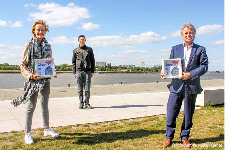 De @Stad_Antwerpen wint met de 'Vernieuwde Scheldekaaien' de Prijs Publieke Ruimte 2020. De @stadherentals wint de Publieksprijs. Proficiat aan de winnaars 👏. Lees hier het volledige persbericht. #publiekeruimte #prijspubliekeruimte #cpr2020 publiekeruimte.info/vernieuwde-sch…