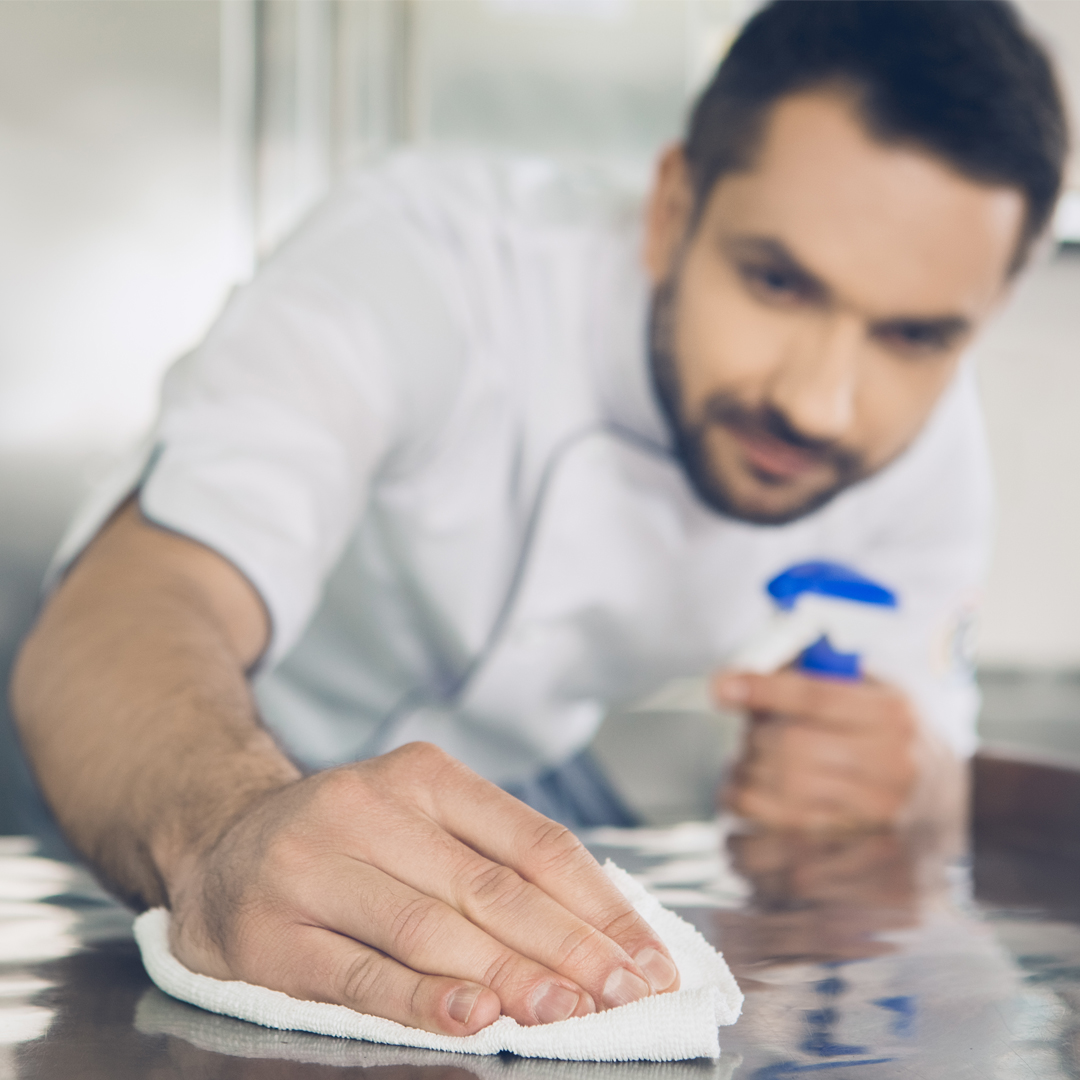 SyscoIowa's tweet photo. It's time to step up your safety game! These 10 tips will help enhance your culture of food safety! 👉 https://t.co/BIOfzxrUW7 #FoodServiceStrong #SyscoCares https://t.co/CsiyXWgKjl