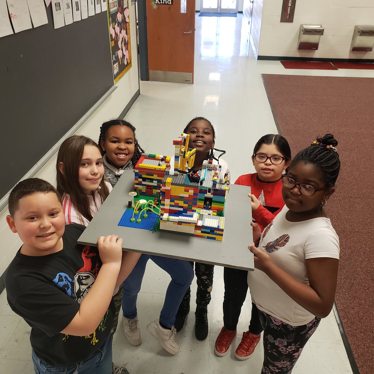 TimWerbrich's tweet photo. Vote YES today to keep programs like Advanced Academics in our schools that challenge our students and provide awesome opportunities for creativity and growth.  @ChristinaK12 #VoteYesCSD  #VoteCSD #CSDPride https://t.co/14NqUeepga