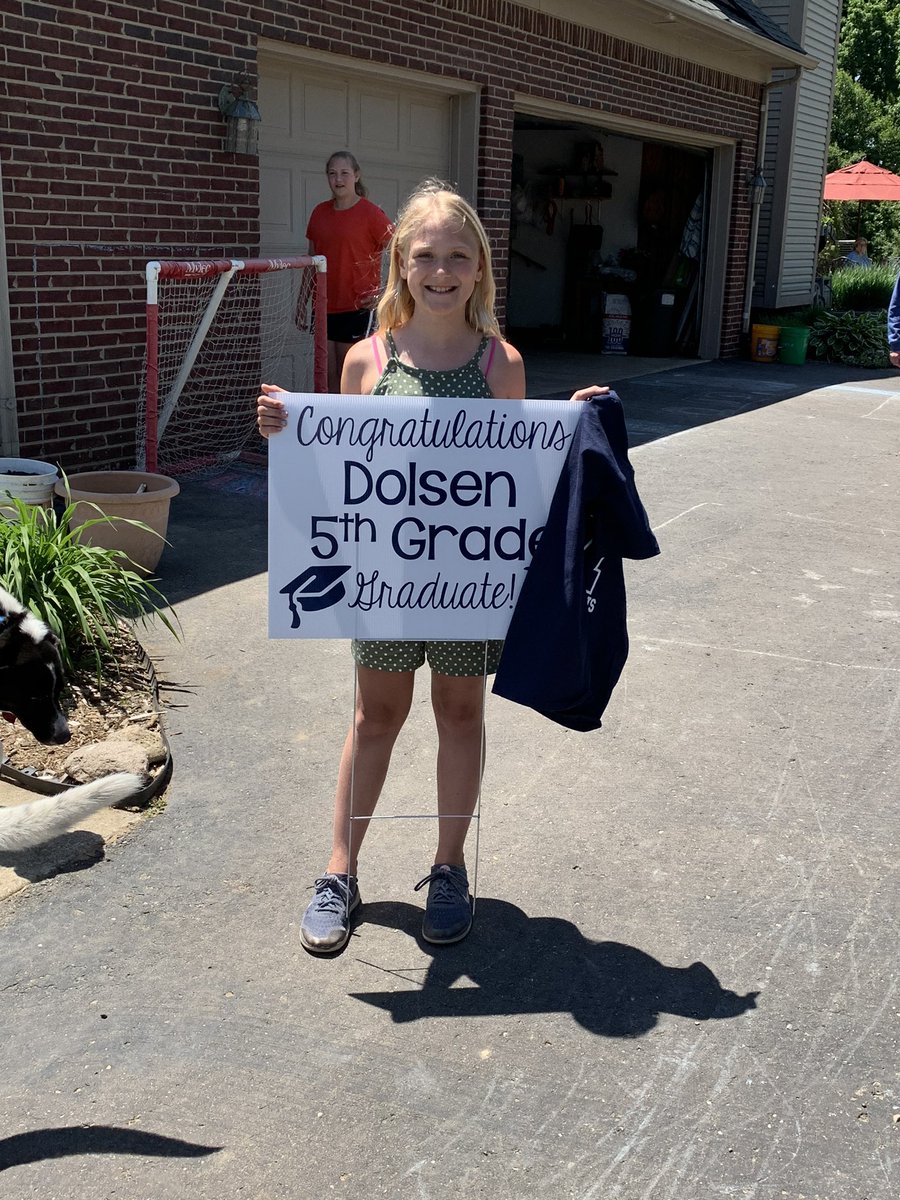 We are so proud of these #dolsenthinkers 👏🏼👏🏼👏🏼 &amp; loved the surprise drop-offs <a href="/MrsMizikow/">Mrs. Mizikow</a> <a href="/MrBrennan4/">Mr. Brennan's Class</a> <a href="/PtoDolsen/">Dolsen PTO</a>