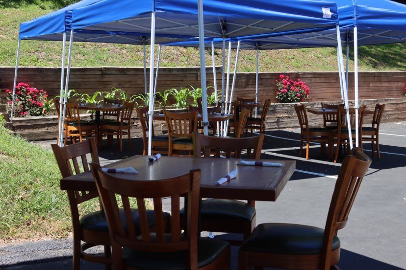 Thank you to our very first patio customers, Kristi and her daughter Annelise! They are long-time customers and neighbors of Joe's ❤️ Come dine al fresco from 12-8 pm Tuesdays through Sundays!  

#AlFresco #EatLocal #ItalianFood #JoesPlace