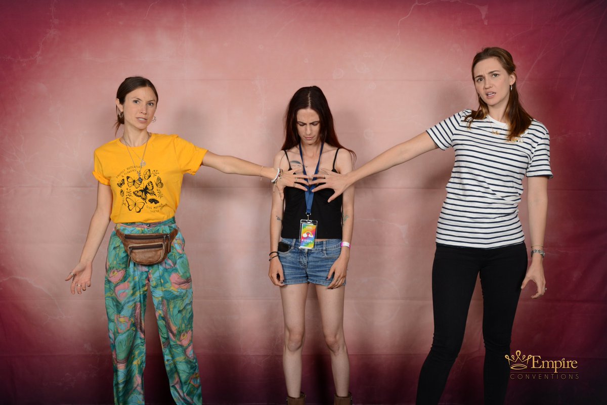 scrofanoshoe's tweet photo. one year ago today, i got the chance to meet three of my favorite people in the entire world for the first time ever🥺❤ (and yes, the forth photo still makes me laugh way too hard😂 it was such a glorious moment) #OSAB https://t.co/3lZfZpmWmq