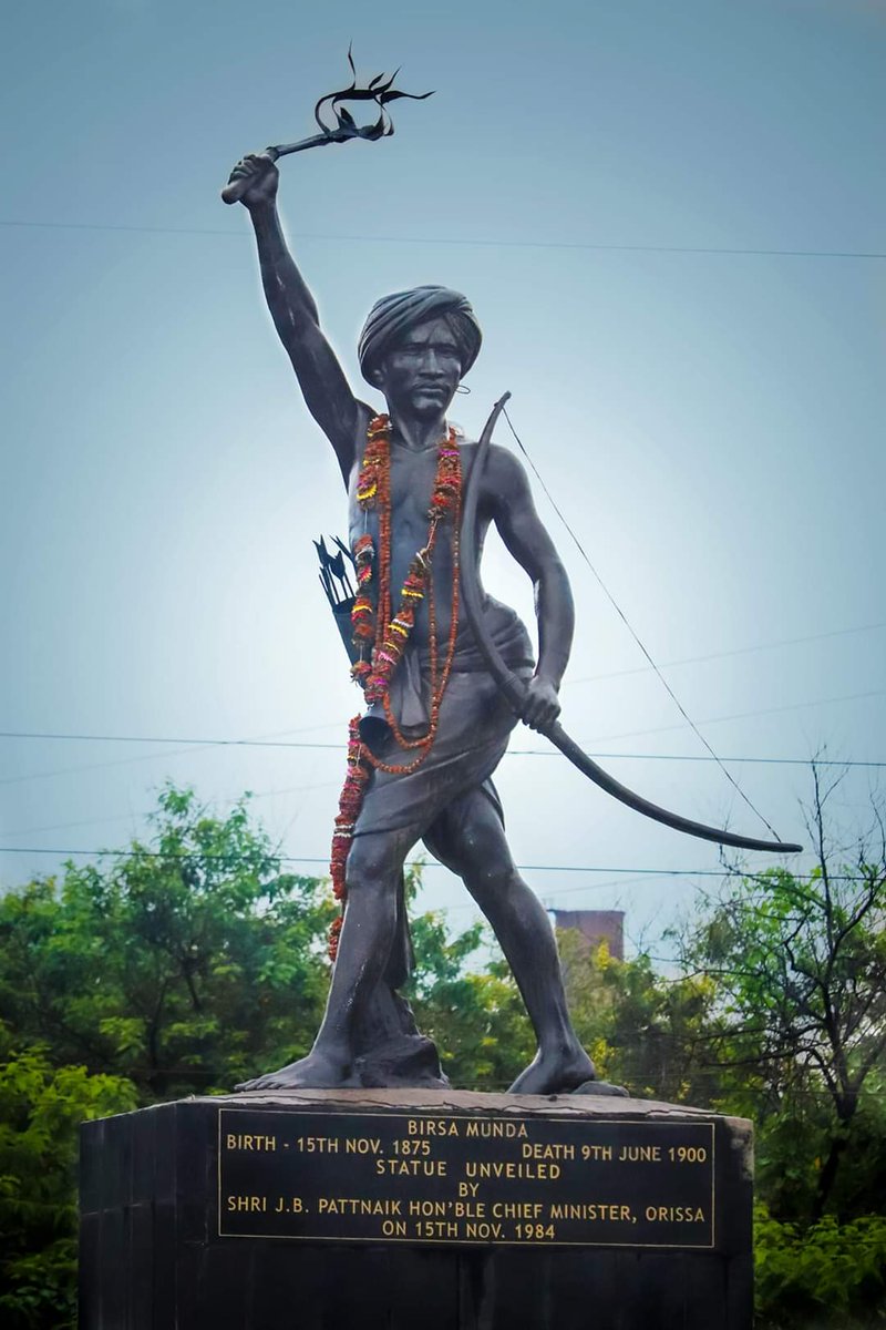 PassForum's tweet photo. மண்ணின் தந்தை 
#BirsaMunda https://t.co/y05880bhxV