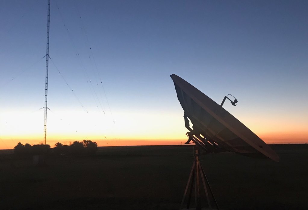 1470Kdhn's tweet photo. Dust on the horizon- a sign of the day ahead. Snow from Cheyenne Wy to Colorado Springs CO and a day of crazy wind in the forecast for the panhandle of Texas #hangontoyourhats #agriplexreport #listenlive #kdhnradio.com https://t.co/A0wxR4oaaj