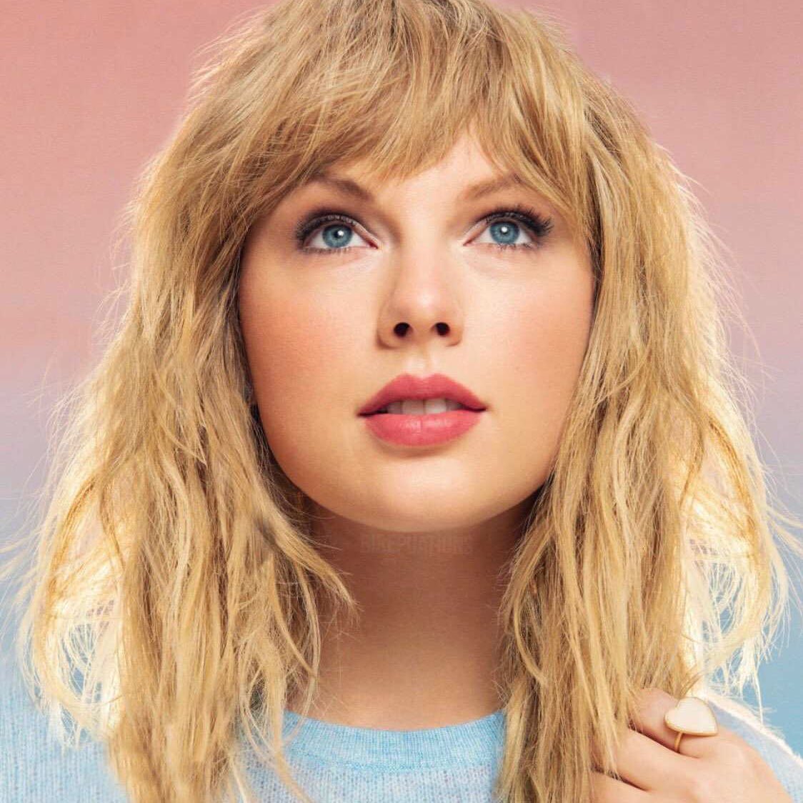 blessedswifty's tweet image. According to Nielsen Music, Taylor Swift is the Best-selling digital singles artist in HISTORY of Canada 🇨🇦