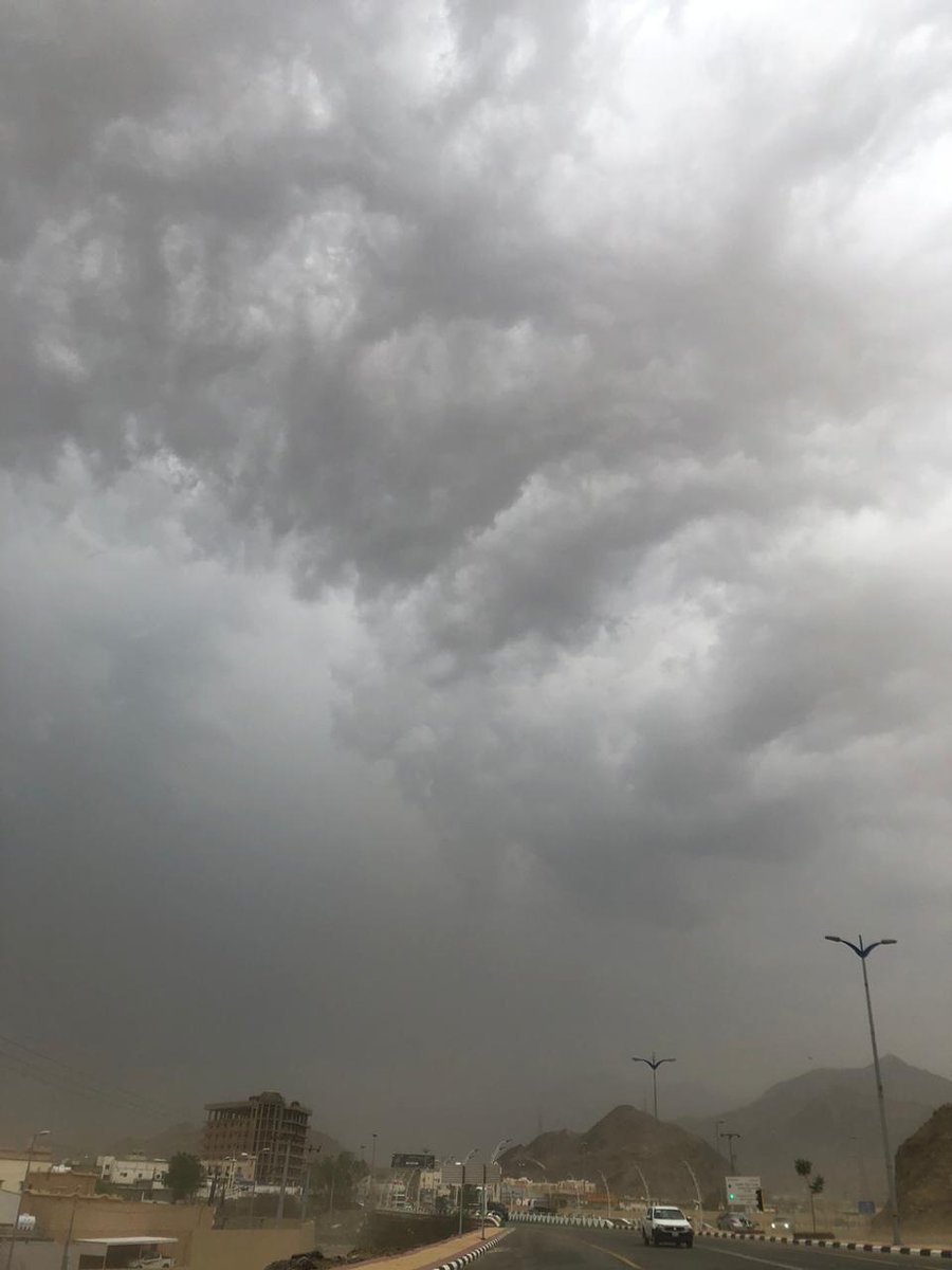 فريق طقس القنفذة على تويتر يحدث الآن أجواء محافظة المخواه ملبدة بالغيوم عضو الفريق أحمد الغامدي
