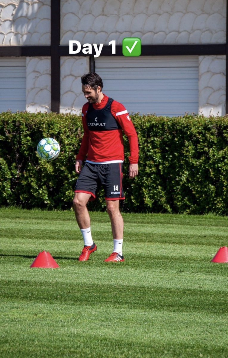 KitsOnHangers's tweet photo. Boys Are Back In Town ..... @CPLCavalryFC Back In Training 👍🏼
@tommywheeldonjr @JWheelo
#bandisbacktogether ⚽️ https://t.co/hchpY8wrw7