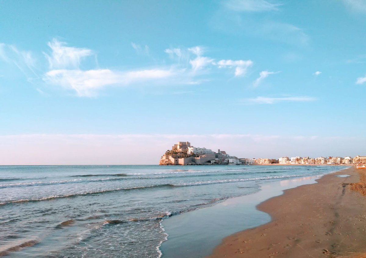 ajuntpeniscola's tweet photo. #BanderaBlava
⛱️La platja Nord de Peníscola aconsegueix la Bandera Blava 2020
✅A aquest reconeixement se sumen el de #CentroAzul per al Museu de la Mar i el de #SenderoAzul per a la sendera del sistema dunar de Peñismar https://t.co/MylymJEbDj
