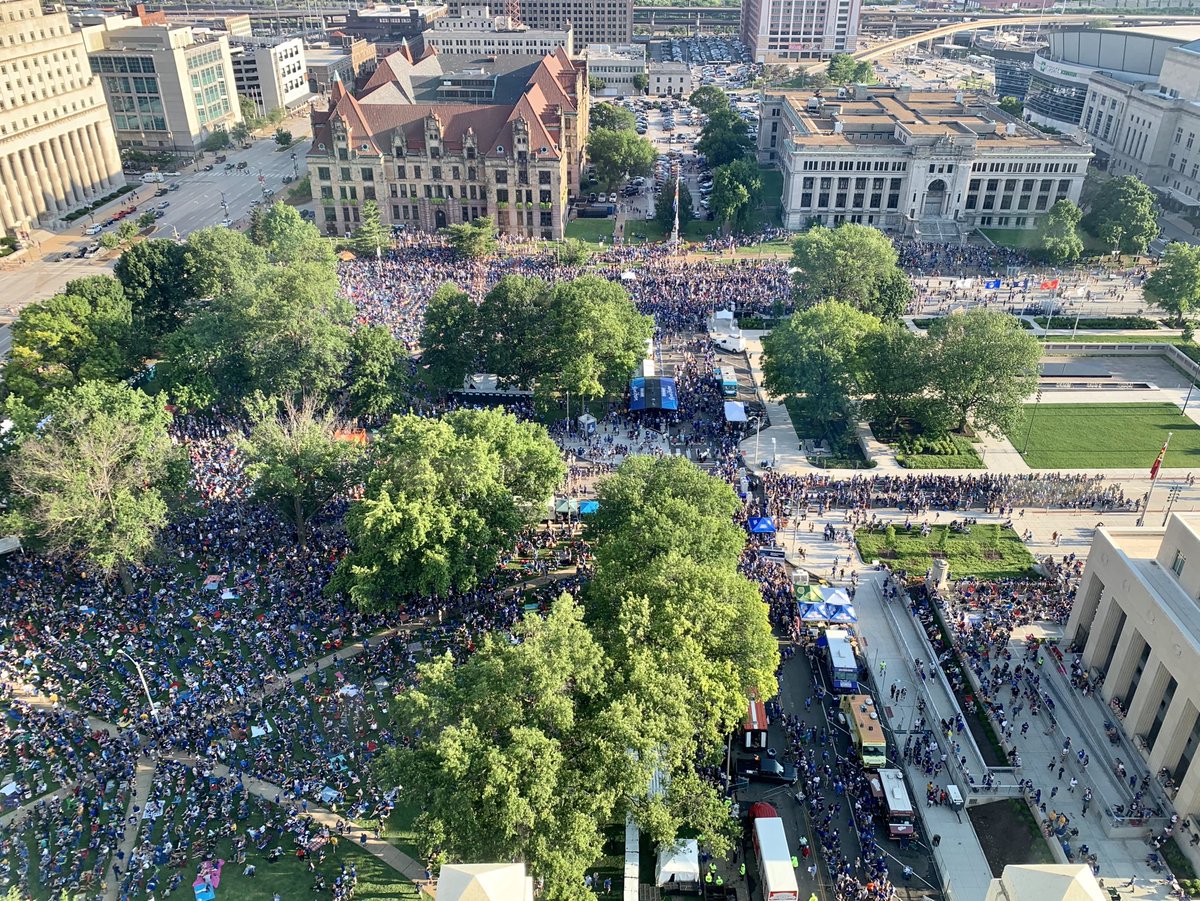 One year ago, this was downtown St. Louis, ready to erupt in anticipation of its first-ever Stanley Cup. #stlblues