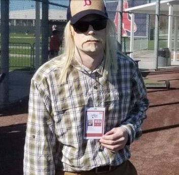 Happy Birthday wishes go out to this gentleman.
(It s Joe Kelly). 