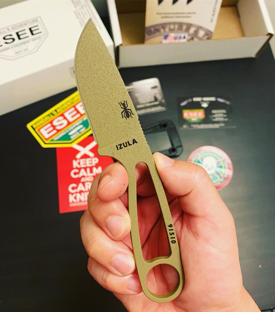 BladejpK's tweet photo. ネックナイフ着弾👽フルタングで無骨だけど軽くて丈夫そう💪 パラコードつけてネックレス完成🙆♂️
#knife #ナイフ #ネックナイフ
#izula #esseknives #neckknife
#ナイフ好きな人と繋がりたい #ナイフは男のロマン #ナイフを愛でよう https://t.co/bFcCR1J2PC