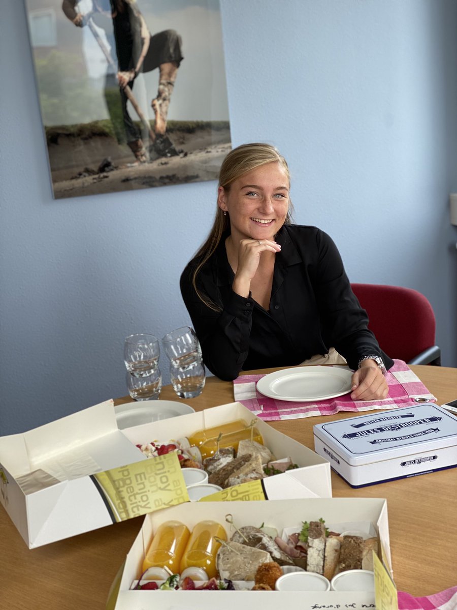 eBirdss's tweet image. ‘Mijn stage bij eBirds, wat een avontuur! Dit niet alleen door de diverse werkzaamheden en nieuwe dingen die ik heb mogen leren op het gebied van marketing en communicatie, maar ook dankzij de aparte wending de afgelopen periode. Lieve Samantha, Mariela &amp;amp; Marvin, bedankt !😊’