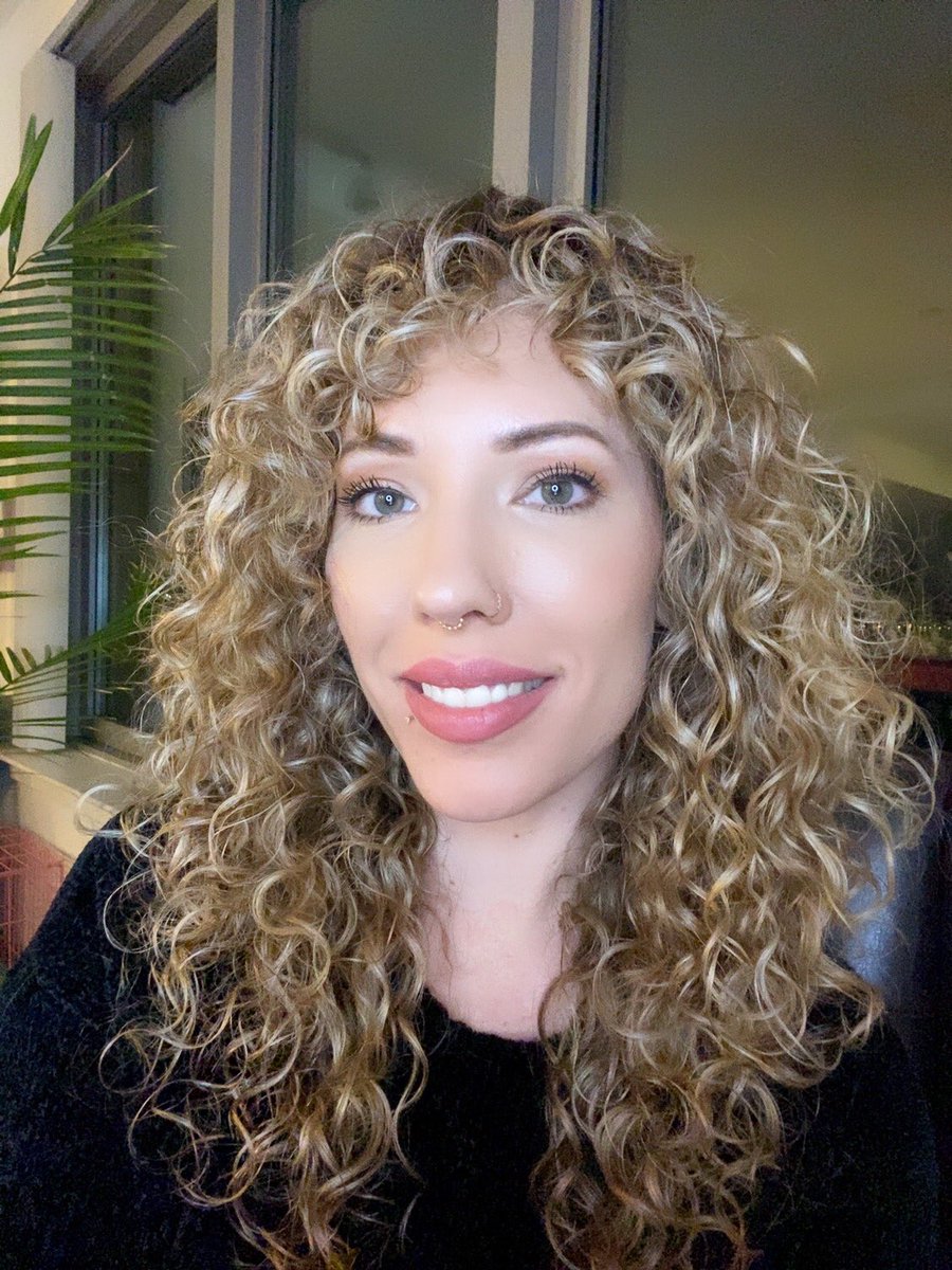Fallon_Fitz's tweet photo. Have you heard of the Ancient Chinese phenomenon called Feng Shui?

It is believed that when you have a clean and organized space, it allows energy to flow through that space and supports a calm, serene mentality. 

Want more tips on keeping a clean space? Visit my Facebook https://t.co/z147l7Dff2