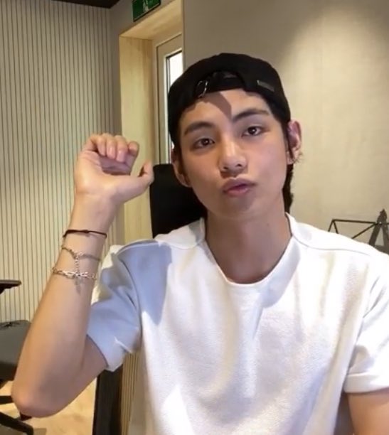 V said the two bracelets on his left hand are from a style team and the other three bracelets are for 'Wooga family' 

@BTS_twt 200609 V