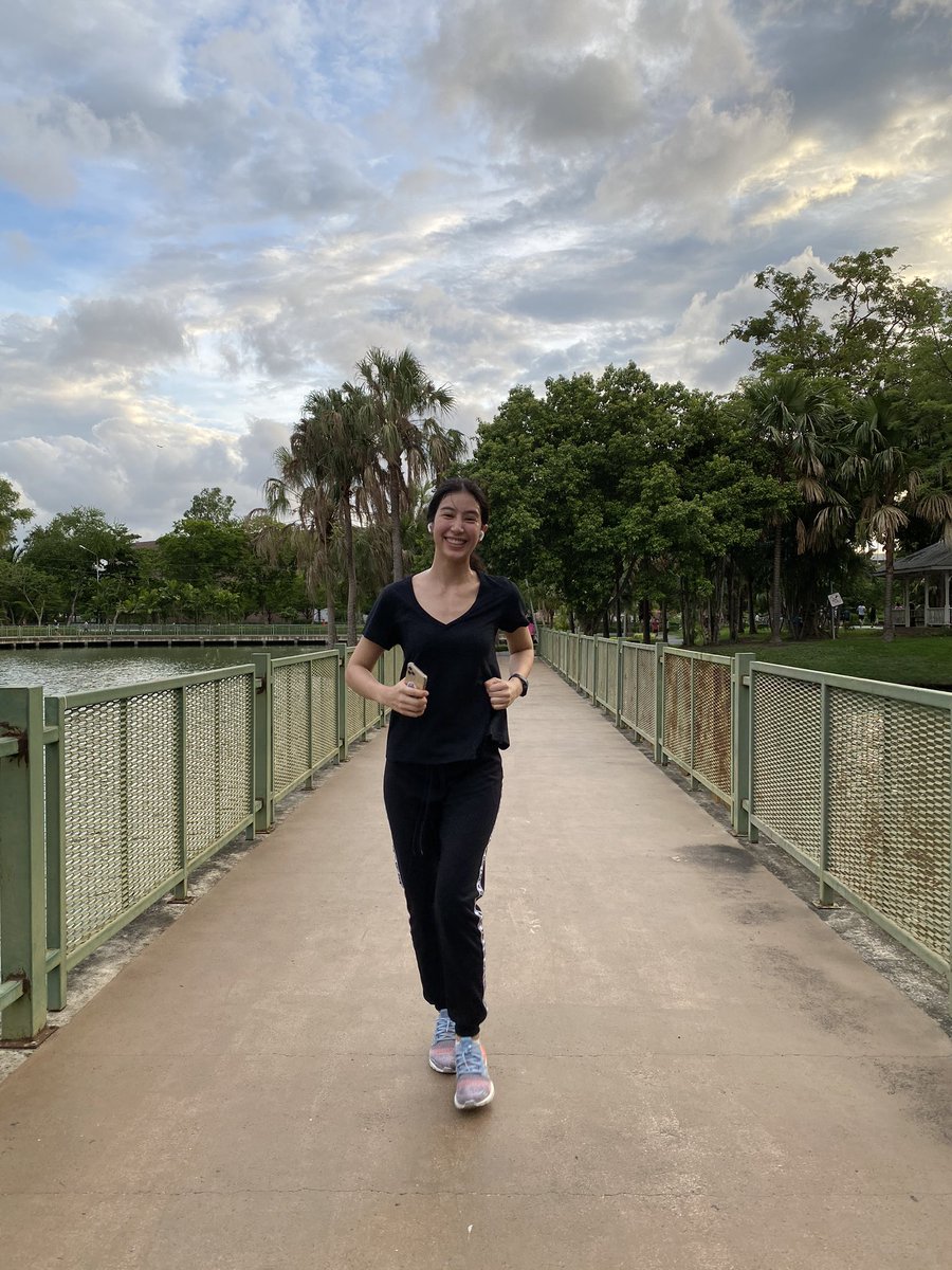 อากาศดีๆกับคนวิ่งดีๆ <a href="/Miint_chalida/">Mint_Chalida</a>