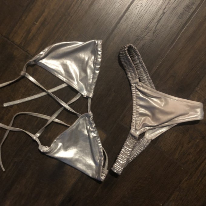 Silver Bikini top and matching G String by @VixxxenL https://t.co/lfPoCl8Tsk Find it on #ManyVids! https://t<a class="tags" target="_blank" title="On Twitter" href="/?out=eyJ0eXAiOiJKV1QiLCJhbGciOiJIUzUxMiJ9.eyJpYXQiOjE3MjU1MzcwMDgsImlzcyI6InR3cG9ybnN0YXJzLmNvbSIsIm5iZiI6MTcyNTUzNzAwOCwiZXhwIjoxNzU3MDczMDA4LCJyZWRpcmVjdF91cmwiOiJodHRwczovL3R3aXR0ZXIuY29tL1ZpeHh4ZW5MIn0.8ZADHtZjlmKbAacb5XgvBcDPLVRP_e05uaQczJbRAgOQN_nS93hwcxr59eKtNLswYB2AwJ55O2j0WeYAAiI3SA">@VixxxenL</a><a href="/tag/manyvids"class="tags"><span>#manyvids</span></a>