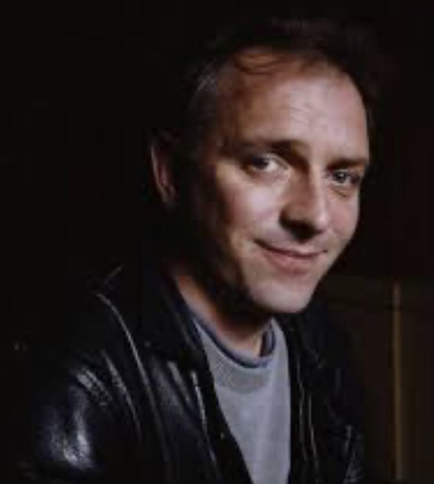official_bottom's tweet image. On this day 6 years ago, this beautiful bastard was taken from us. Give him a retweet to show him we still love and miss him. You will always be in our hearts Rik ❤️🙏🏻❤️ #RikMayall #RememberingRik #Bottom #RikMayallDay