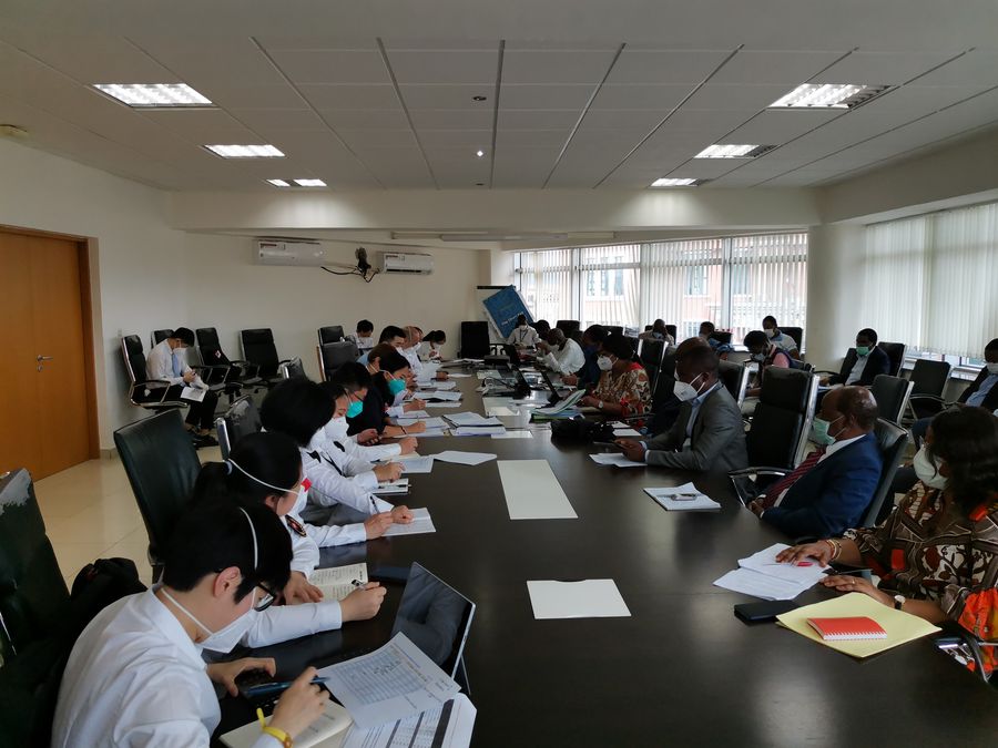 XHNews's tweet image. Chinese medical experts have brought hope to the African country&apos;s fight against #COVID19, said Francisco Pascual Obama Asue, prime minister of the Republic of Equatorial Guinea  xhne.ws/suNHd