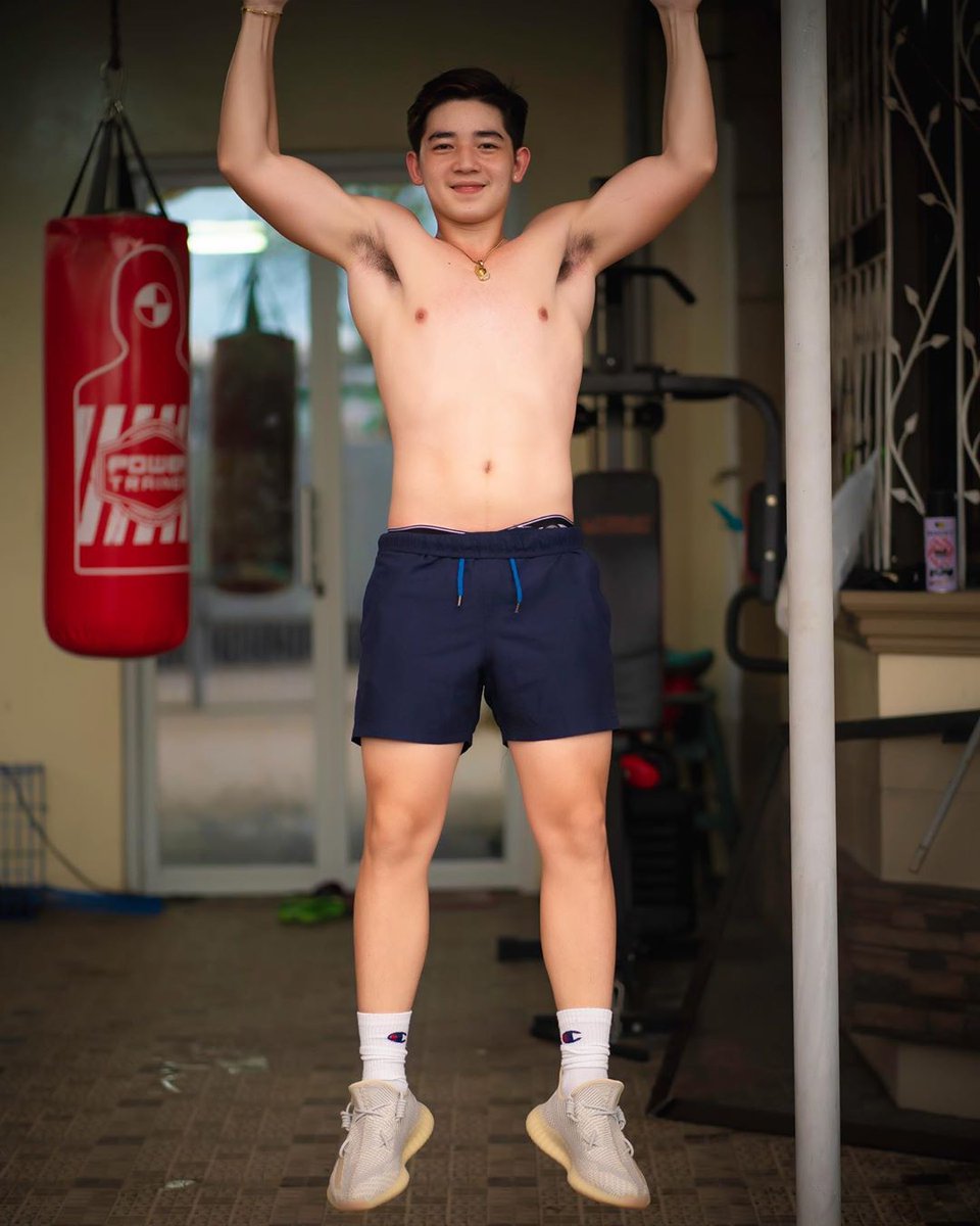 THEHYPEDBAES's tweet photo. He looks like those cute, innocent chinito guys who's actually pretty wild, naughty and shit. I think thats hot as f*ck. https://t.co/CKqrg9JZtO