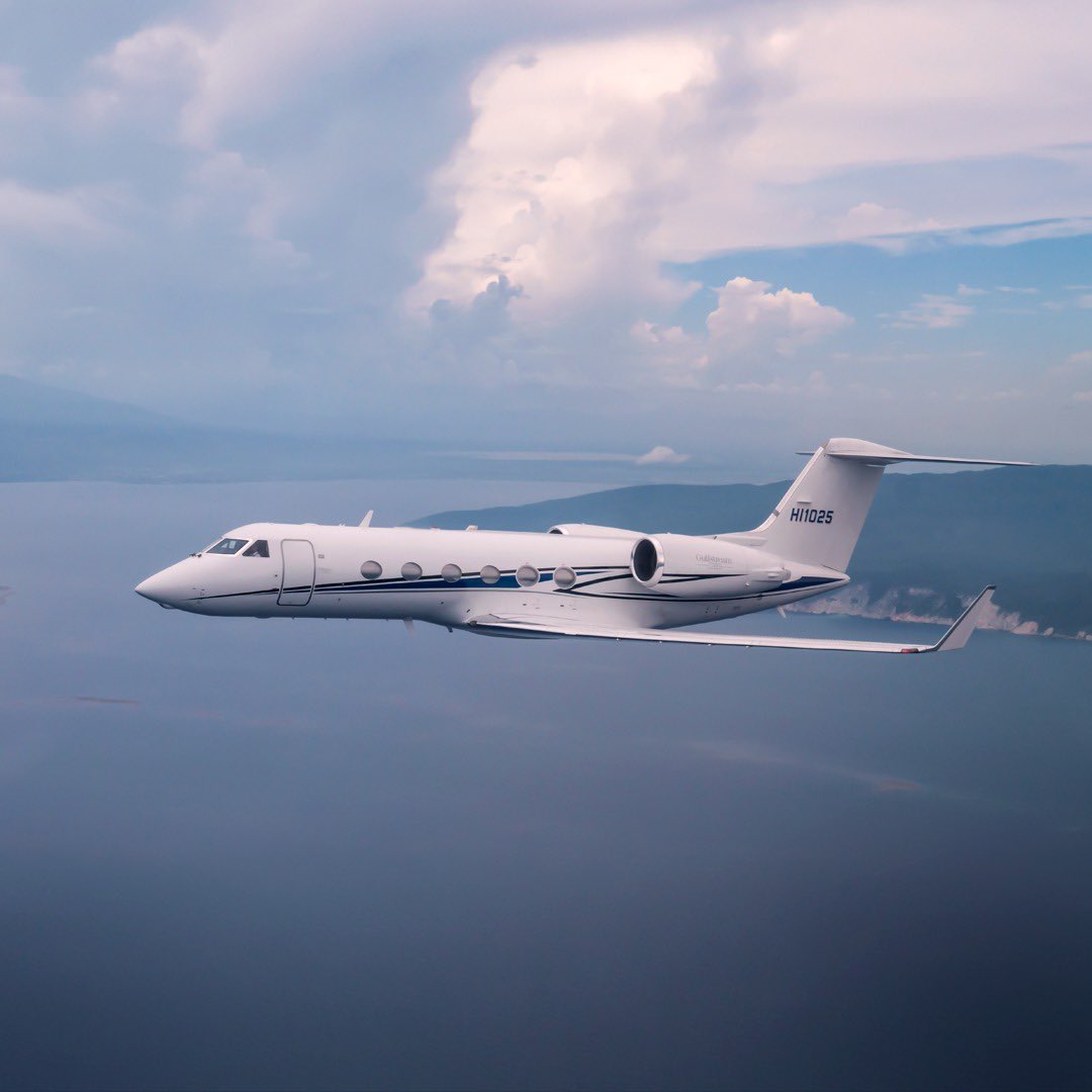 GonzaloCastillo's tweet photo. Reunir familias en tiempos difíciles me llena de satisfacción. Dos aviones de @Helidosa se alistan para buscar más dominicanos de la diáspora que desean volver desde Orlando a su país. Vamo’ arriba. ¡A trabajar!

#GonzaloCastillo #PlanDeAcción 
#DominicanosUnidos https://t.co/iTrcbaKYVG