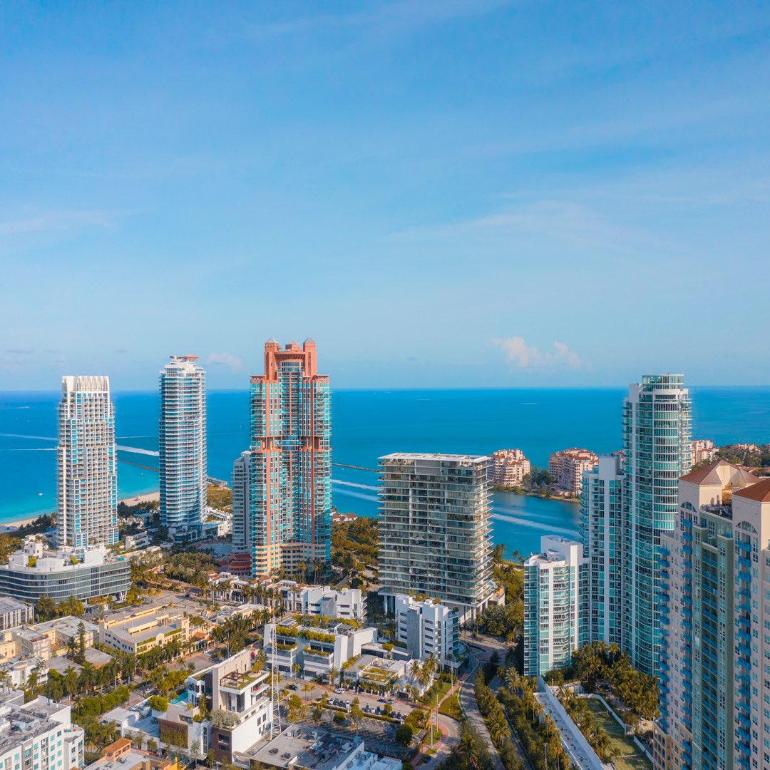 visualsbyluis's tweet photo. ... and the sun is out, #MiamiBeach https://t.co/kdABfxdQD1