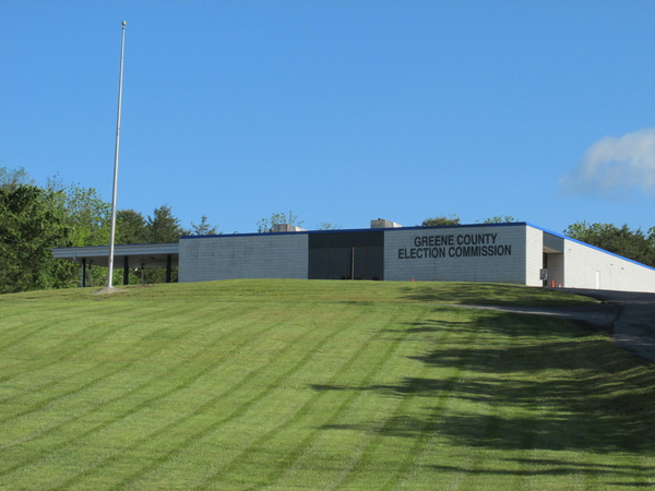 WGRVnews's tweet photo. The Election Commission has moved from their former location on Main Street to CCU Boulevard off of 11-E. More at https://t.co/LPkWY2aH6W. @consumer_cu https://t.co/pjED84btFr
