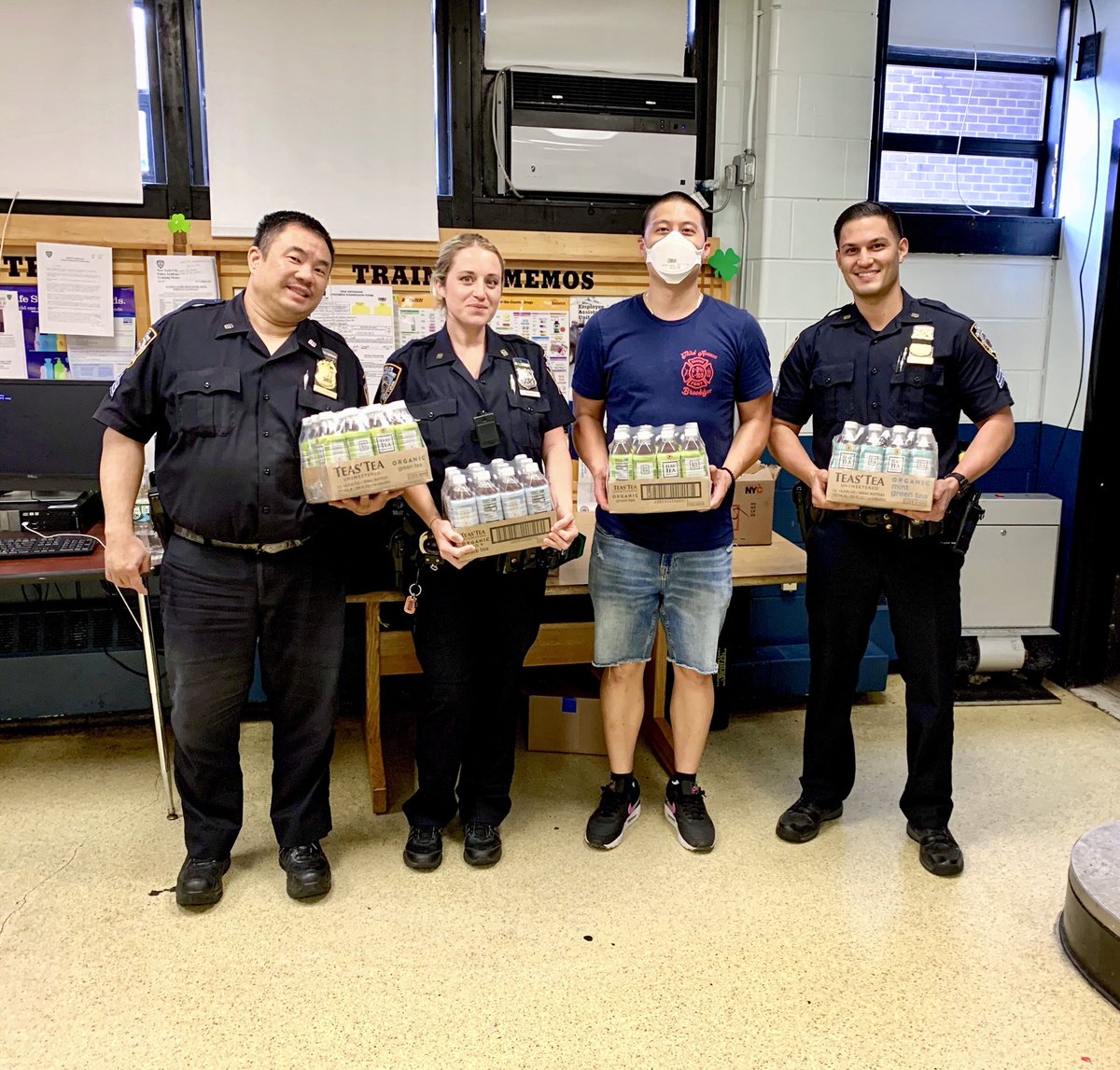 FDNYPhoenixSoc's tweet photo. To the men and women from the @NYPD61 and the @NYPD68Pct , we appreciate your dedication and commitment to keeping our #communities safe. Thank you @ito_en for donating #OIOcha, #Unsweetenedgreenandwhitetea & #MintGreenTea to our friend the @NYPDnews https://t.co/elrXWpTR8g