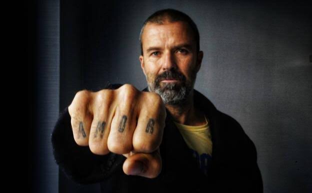 indierocks's tweet photo. Descansa en paz, Pau Donés. 😞 https://t.co/vxN9i24vrX