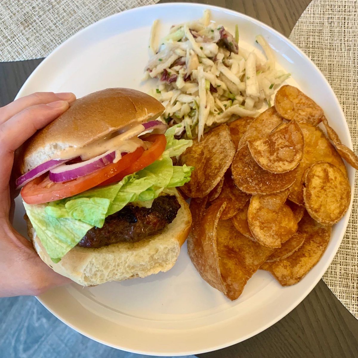 BurgatoryBar's tweet photo. Make your celebration a #HelluvaParty with Burger Party Kits 🙌🍔 Each kit contains: • 4 Hormone Free Ground Beef Patties (uncooked) • 4 Potato Buns • Angel Dust • American Cheese • House Sauce • Lettuce / Tomato / Onion • Chips • Choice of Side https://t.co/mFe4ZFrdiW https://t.co/U5uvwbQ63w