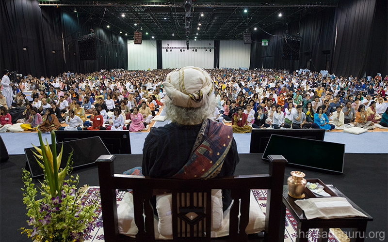 SadhguruJV's tweet photo. What your consciousness is intensely focused on is what will manifest in your life and in the world around you. #SadhguruQuotes https://t.co/RyviNYO3GU
