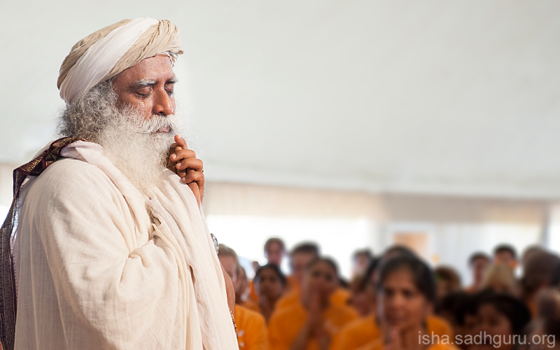 SadhguruJV's tweet photo. What most people call love today is little more than a mutual benefit scheme. Love is an unconditional sweetness of emotion. #SadhguruQuotes https://t.co/g3OFnShJnH