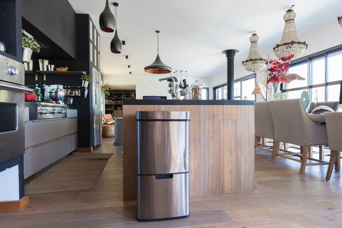 RedDecoOfficial's tweet image. Voici notre poubelle automatique tri sélectif. 
En plus d'être écolo, elle est super design 🤗 reddeco.com/products/poube… #poubelle #kitchenmove #design #inox #automatic #ecology #ecologie #automatique #recycling #tendance #moderne #deco #ideesdeo #deco4you #madecoamoi #decolovers