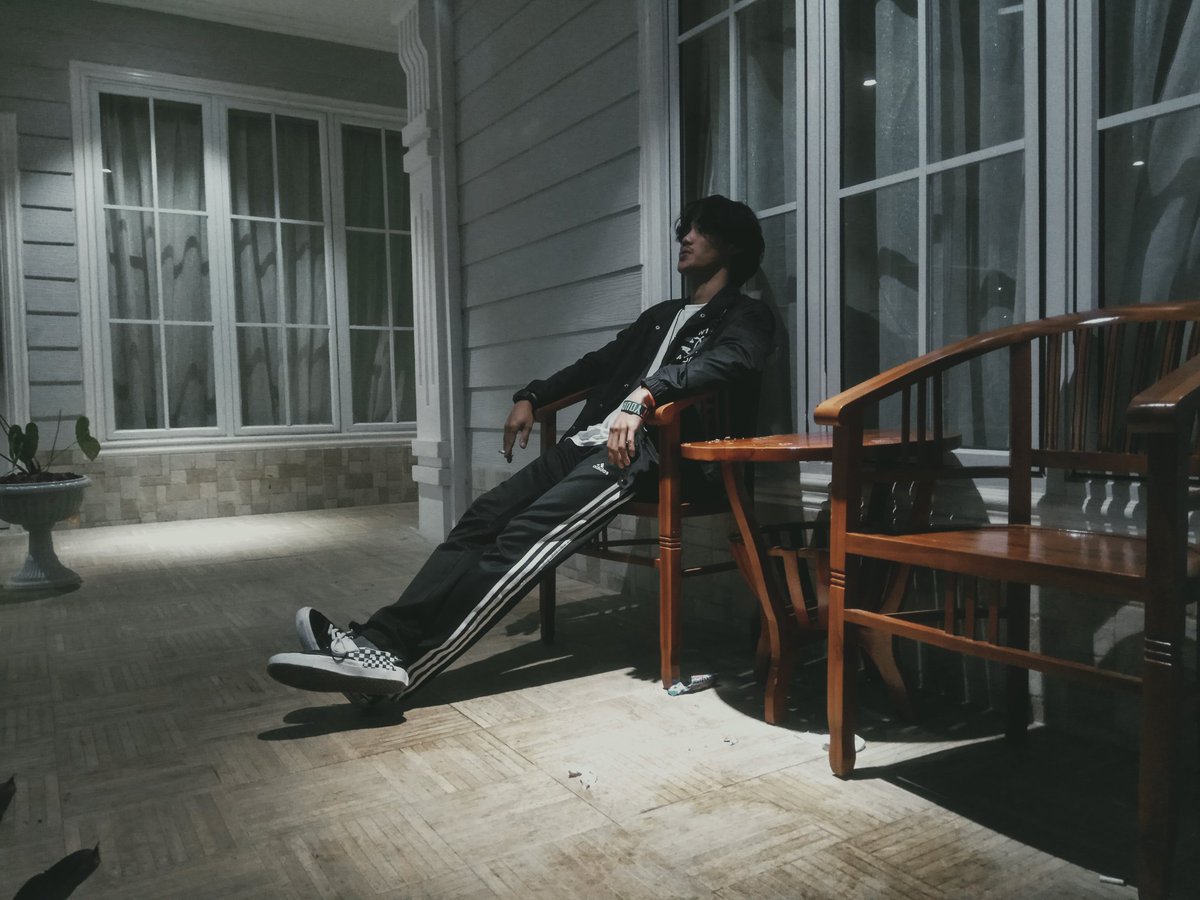 awtaroo's tweet image. tak ada yang peduli padamu kecuali kalau kamu kaya ,populer atau mati .

#surprisingfact
#AyoKeMaghilewaFlores 
#BangkitDenganNewNormal 
#MendikbudDicariMahasiswa 
#BonekaPerampokRakyat 
#NadiemManaMahasiswaMerana 
#BalikinDanaHaji 
#BerhasilTapiBoong