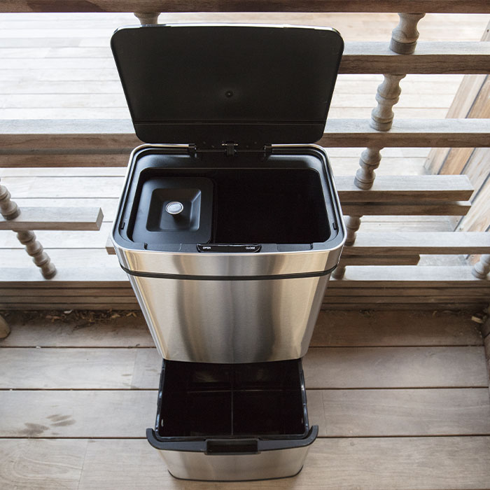 RedDecoOfficial's tweet image. Voici notre poubelle automatique tri sélectif. 
En plus d'être écolo, elle est super design 🤗 reddeco.com/products/poube… #poubelle #kitchenmove #design #inox #automatic #ecology #ecologie #automatique #recycling #tendance #moderne #deco #ideesdeo #deco4you #madecoamoi #decolovers