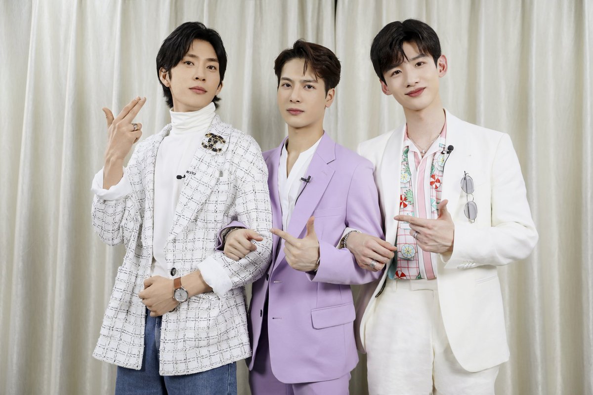 JacksonWGlobal's tweet photo. [TEAMWANG] 200609

Regardless if it's Er Bai Jin or He Er Meng, welcome back! @JacksonWang852

#JacksonWang #王嘉尔 #잭슨 #TEAMWANG #GOT7 https://t.co/uZBEFxk64U