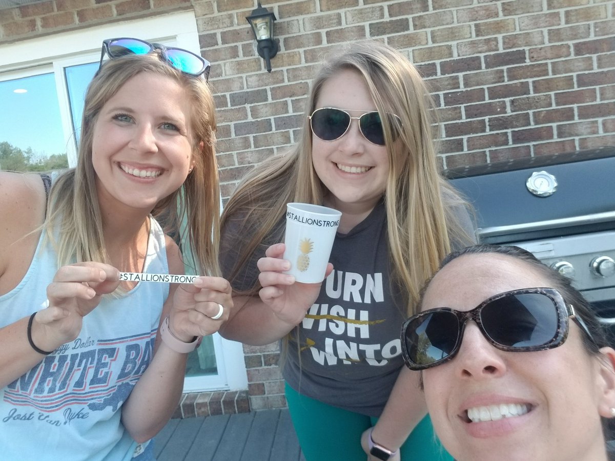 carolynaltuner's tweet photo. Celebrating our amazing staff this week...#stallionstrong💜💙 @PrinSFES @SnowdenFarm_AP @SnowdenFarm_SDT @HillSFES_Grade3 @brittann31 @yared_mr https://t.co/yfvxFtSupa