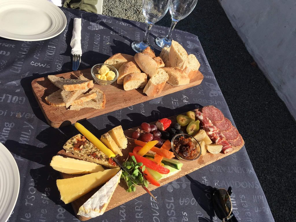 La Petite FranceThis place right here is a Hidden gem!! A cheese board will cost you less then R130, the Owner (I think her name is Susan) is the chef, the waitress, a sweetheart may I add. Bring your own bottle of MCC, Wine.. there’s no cockrage payable. Perfect for umjolo